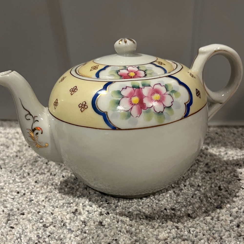 Floral Ceramic Teapot with Beige and Pink Accents - Nippon / Japanese